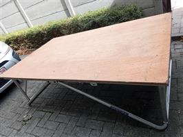 podium elementen/ lage tafels (gratis)