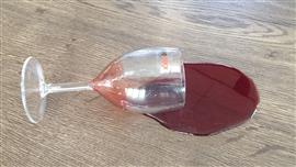 Protexx wijnglas met rode wijnvlek