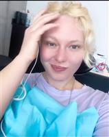 Een vrouw is op zoek naar haar zielsverwant.