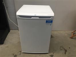 (24) Frigo tafelmodel Beko met vriesvakje