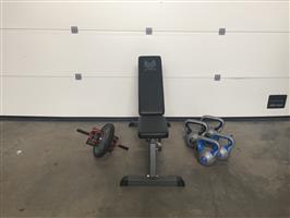 (103) Recent fitnessapparaat met zijn toebehoren