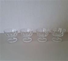 4 Vintage Lage Dessertcoupes in Glas Jaren 60