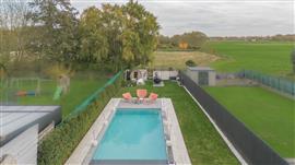 Prachtige woning met zwembad in Belsele te koop