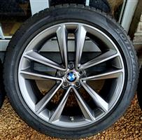 19 BMW Velgen + Winterbanden Pirelli