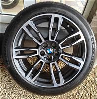 19 BMW M Velgen + Zomerbanden Michelin