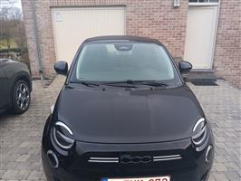 Te koop Fiat 500E   87 Kw,  full electric, 6300Km