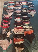 Veel gedragen stringetjes te koop