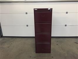 (108) Metalen hoge ladenkast met sleutel