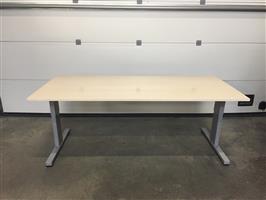 (6) Mooi moderne bureaus in hoogte verstelbaar