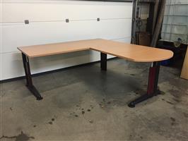 (128) Mooi modern hoekbureel beukkleur.