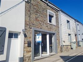 6850 Paliseul : klein handelshuis nabij centrum.