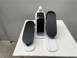 (19) Recente elektrische stoelfiets.