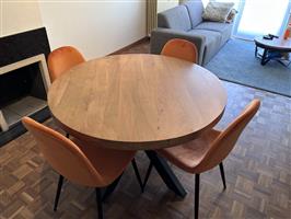 Ronde Mangohouten eettafel met stoelen