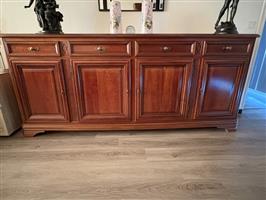 Complete eetkamer in perfecte staat