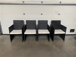 (11) set van 4 tuin stoelen met kussen.