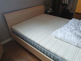 Bed 160 x200 - lattenbodem - nachtkastje