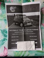 Rallyroer met een 2 cv citroen