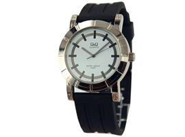Horloge van Q&Q met een zwart rubberen horlogeband