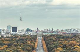 BERLIN CALLING!? EXPERT NOMADE STUDENT AVONTURIER