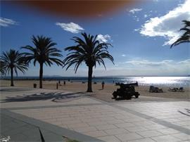 SPANJE - ROSAS - GENIETEN VAN ZON, ZEE EN STRAND