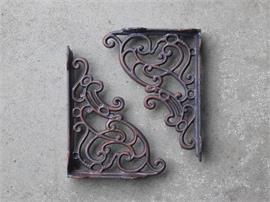 Set van twee schap dragers - gietijzer - wanddecoratie