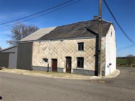 JODENVILLE (Vaux-s-Sûre): landelijk gebouw  