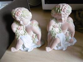 vintage 2 engeltjes in terracotta, zijn identiek