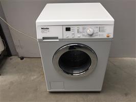 (136) Wasmachine van het betere merk Miele