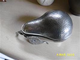 verzilverd brons peer , gestempeld, C.P
