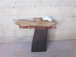 SHOWMODEL Sidetable met Eiken boomstam bovenblad.