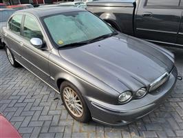 jaguar x-type 2.2 diesel loopt en rijd goed 