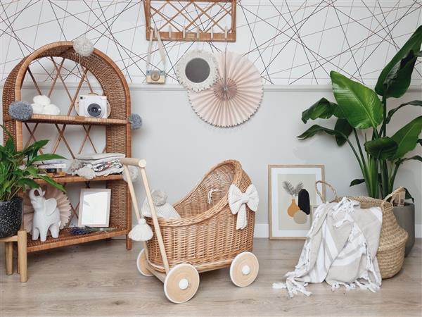 Grote foto poppenwagen naturel met dekentje naturel deken wafel kinderen en baby poppen