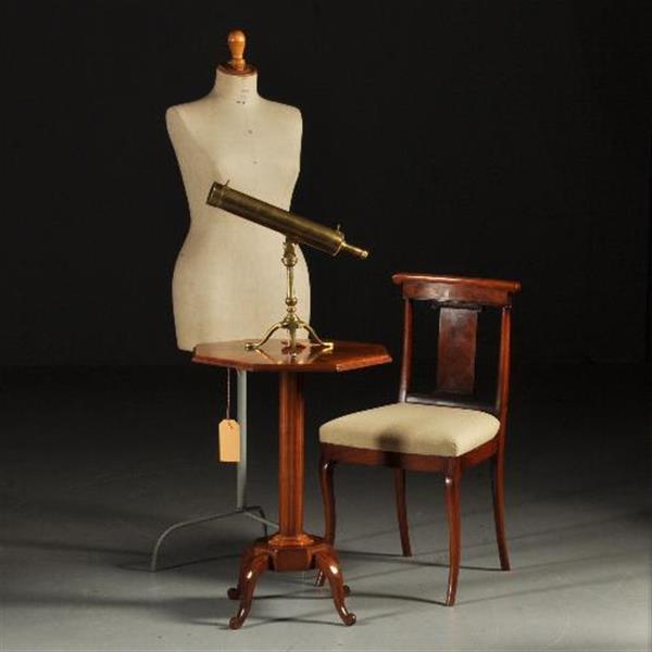 Grote foto antieke bijzettafels wijntafeltje 8 kantig ingelegd notenhouten tafeltje op strakke poot ca. 1920 antiek en kunst stoelen en banken
