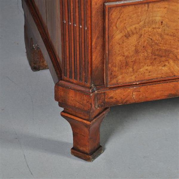 Grote foto antieke kast strak hollands kabinet met fronton overgangsperiode ca. 1800 no.412033 antiek en kunst stoelen en banken