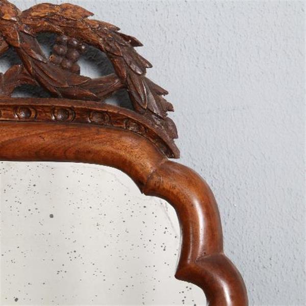 Grote foto antieke spiegels hollandse notenhouten soester spiegel ca. 1790 met afneembare kroon 48 x 88 cm antiek en kunst spiegels