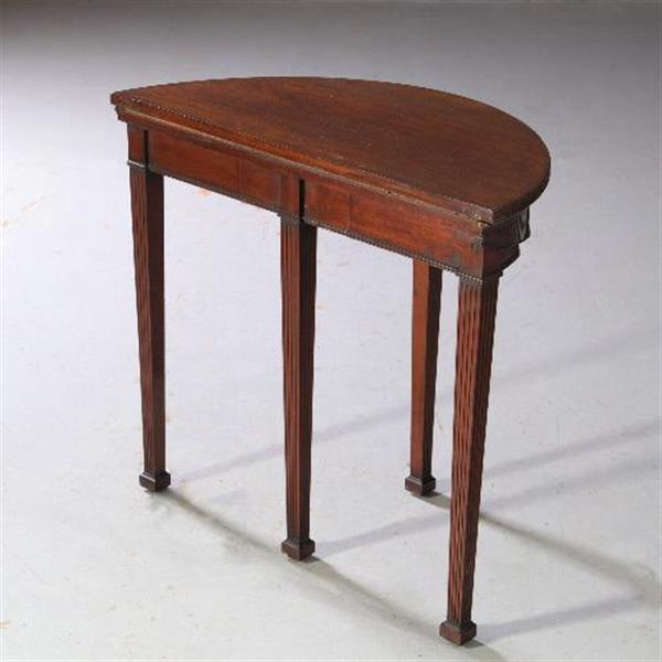 Grote foto antieke bijzettafels speeltafel demi lune 1875 uitklapbaar tot rond no.840175 antiek en kunst stoelen en banken