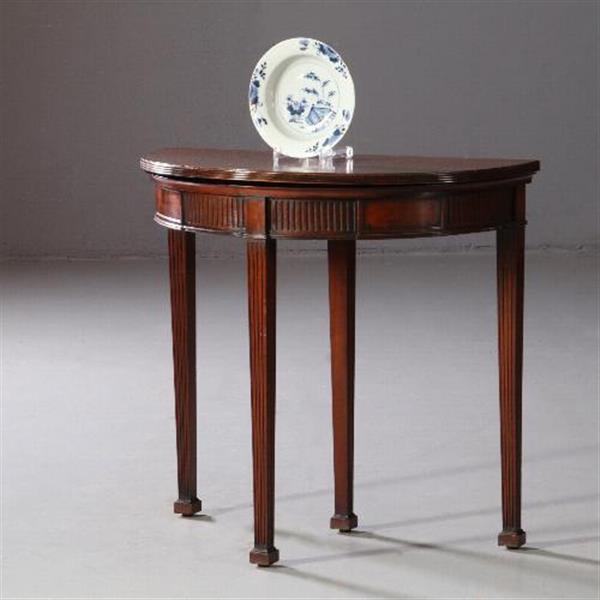 Grote foto antieke bijzettafels speeltafel demi lune 1875 uitklapbaar tot rond no.840175 antiek en kunst stoelen en banken