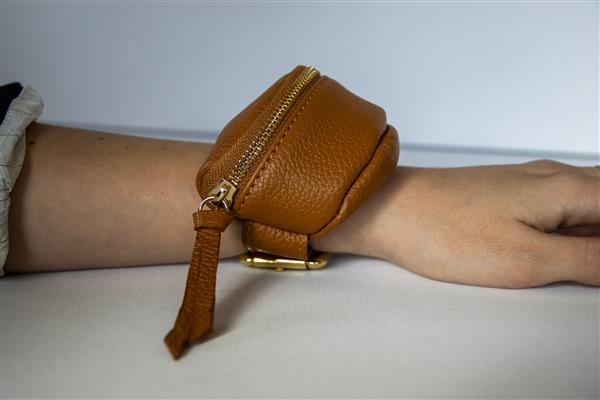 Grote foto piccolina italiaans leren armband tas cognac kleding dames sieraden