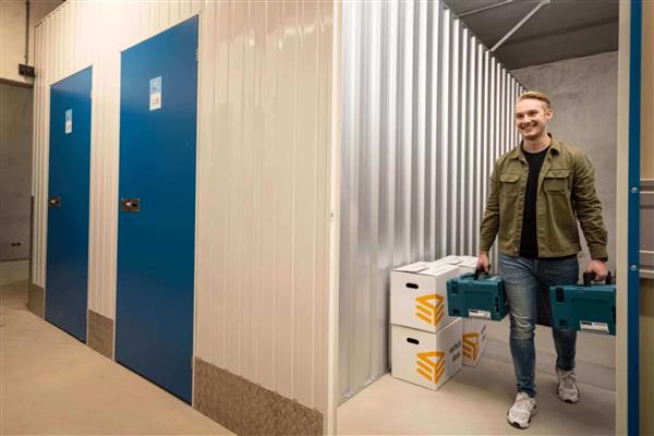 Grote foto te huur self storage haatlanderdijk 22 kampen huizen en kamers bedrijfspanden