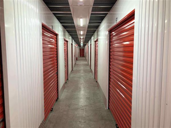 Grote foto te huur self storage industrieweg 22 uithoorn huizen en kamers bedrijfspanden