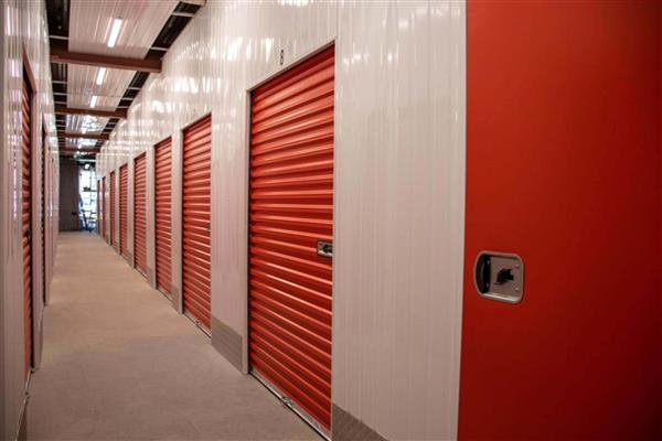 Grote foto te huur self storage industrieweg 22 uithoorn huizen en kamers bedrijfspanden