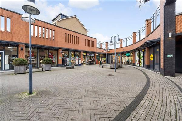 Grote foto te huur winkelpand de schoof 21 180 hendrik ido ambacht huizen en kamers bedrijfspanden