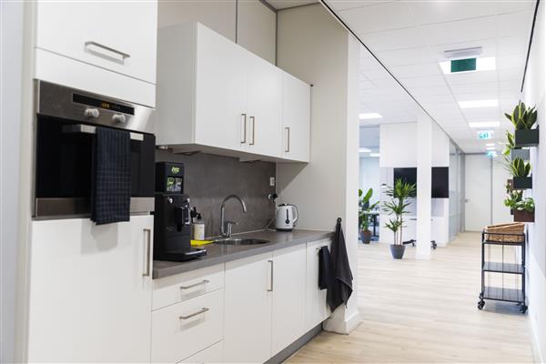 Grote foto te huur werkplekken westplein 12 rotterdam huizen en kamers bedrijfspanden