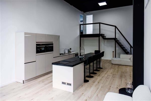 Grote foto te huur kantoorruimte zwaerdecroonstraat 11 rotterdam huizen en kamers bedrijfspanden