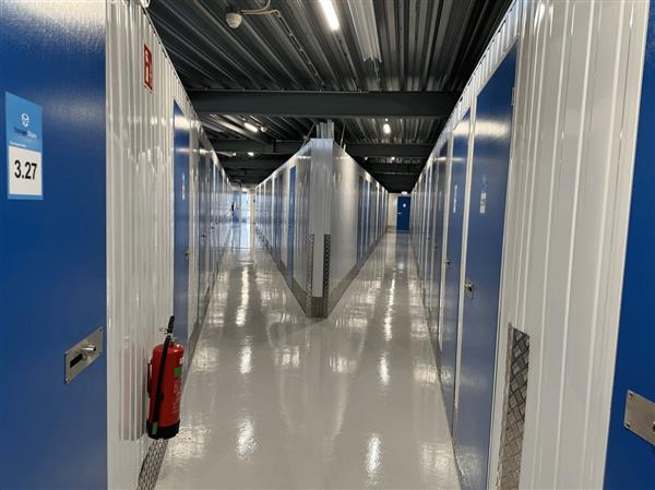 Grote foto te huur self storage westerlengte 7 elburg huizen en kamers bedrijfspanden