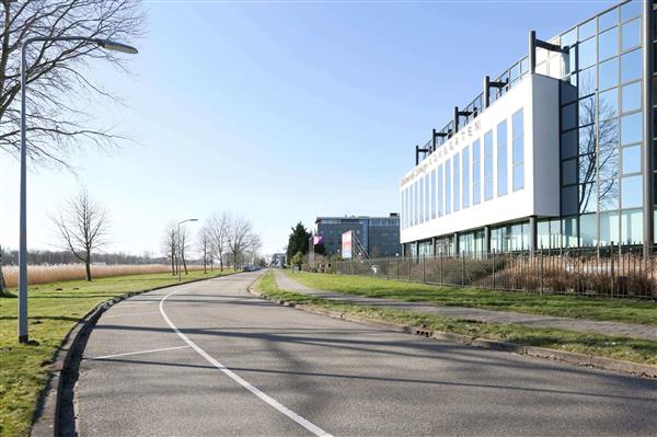 Grote foto te huur kantoorruimte versterkerstraat 2 4 almere huizen en kamers bedrijfspanden