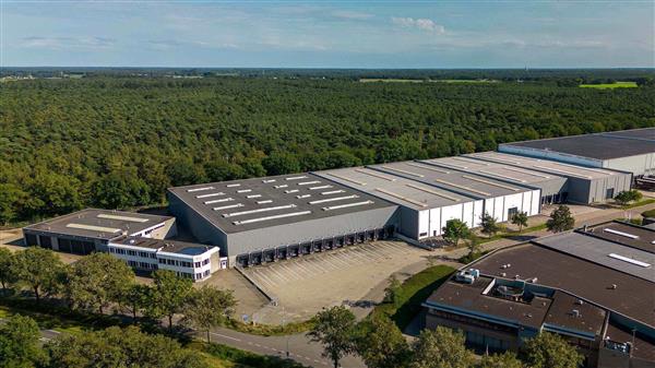 Grote foto te huur bedrijfspand graandijk 1 helmond huizen en kamers bedrijfspanden