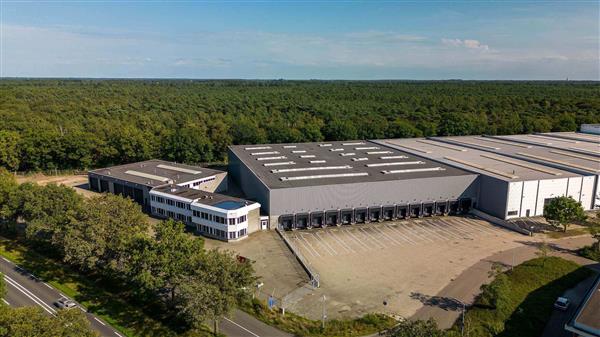 Grote foto te huur bedrijfspand graandijk 1 helmond huizen en kamers bedrijfspanden