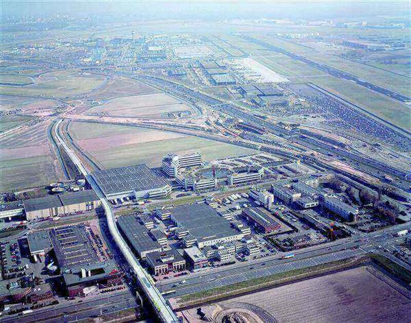 Grote foto te huur bedrijfspand leisteen 1 9 hoofddorp huizen en kamers bedrijfspanden