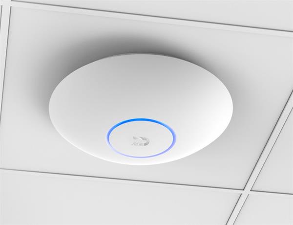 Grote foto ubiquiti ap ac lr wifi acesspoint computers en software netwerkkaarten routers en switches